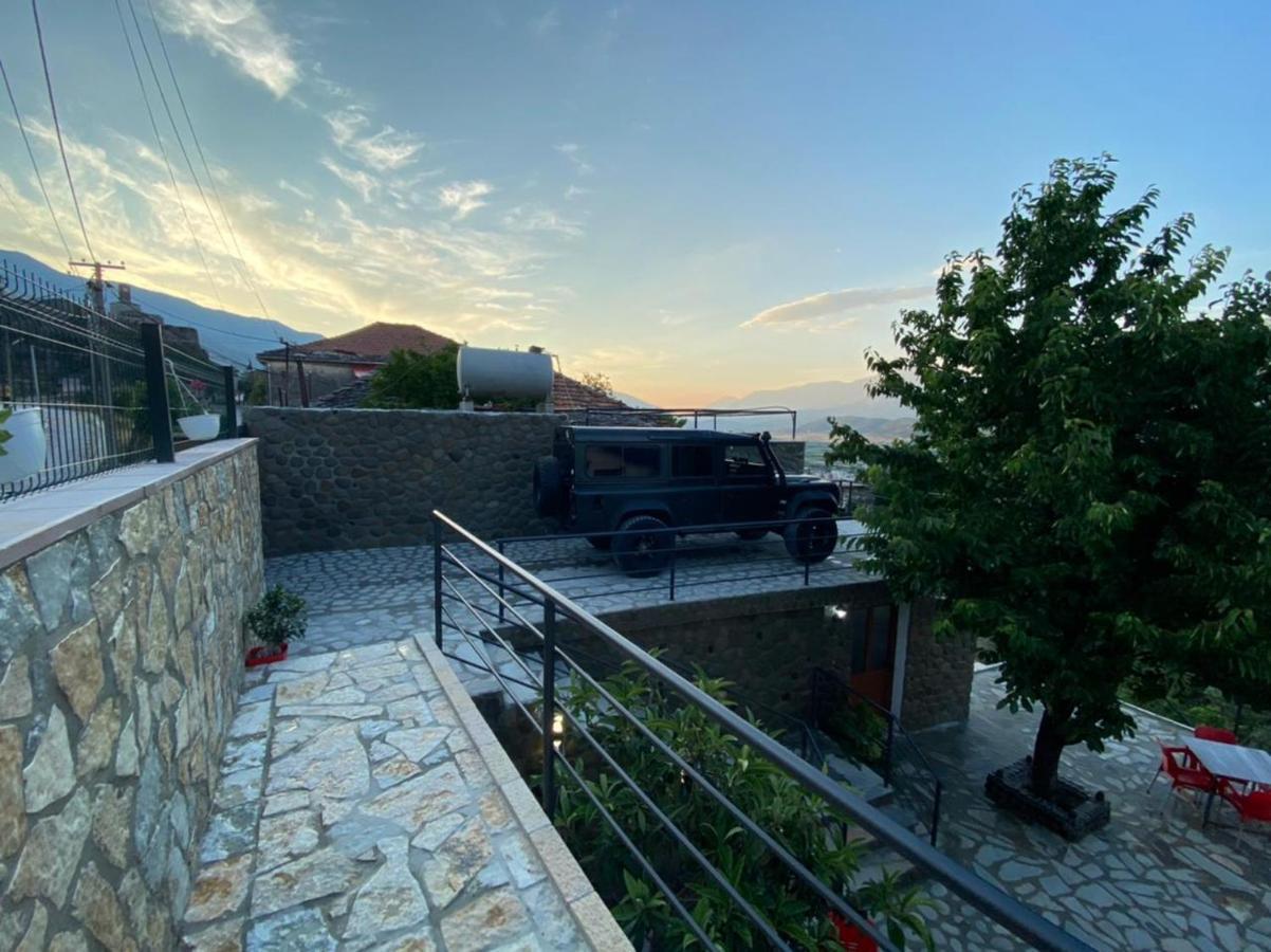 Bixhaku Guesthouse Гирокастра Экстерьер фото
