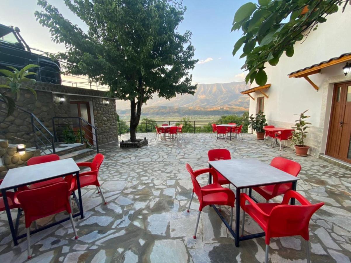 Bixhaku Guesthouse Гирокастра Экстерьер фото