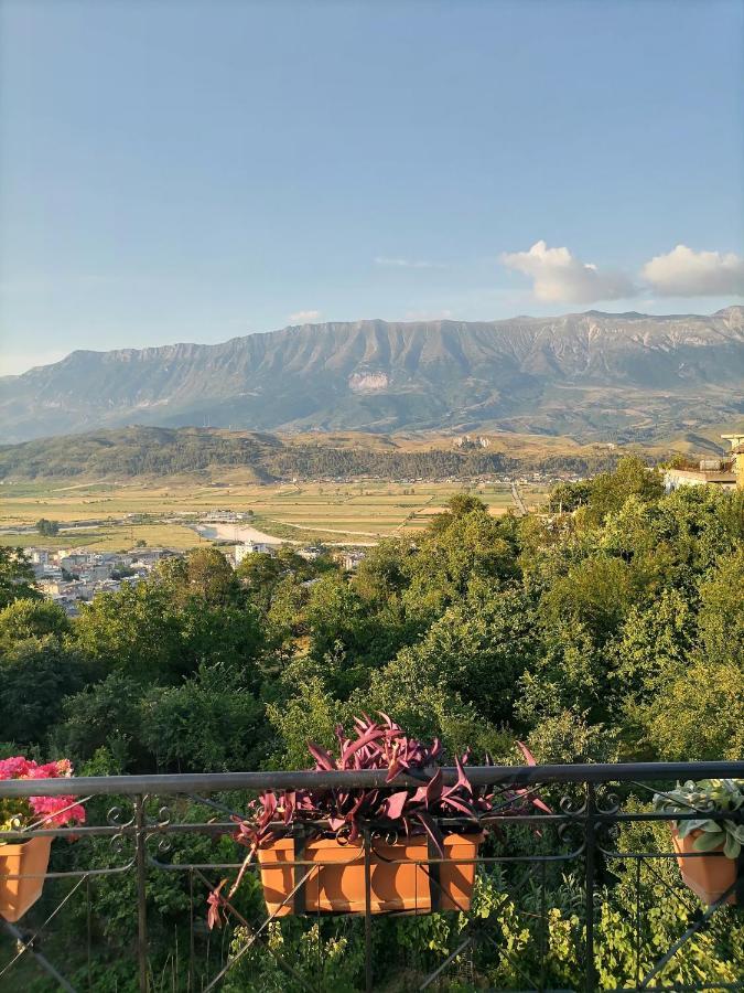 Bixhaku Guesthouse Гирокастра Экстерьер фото