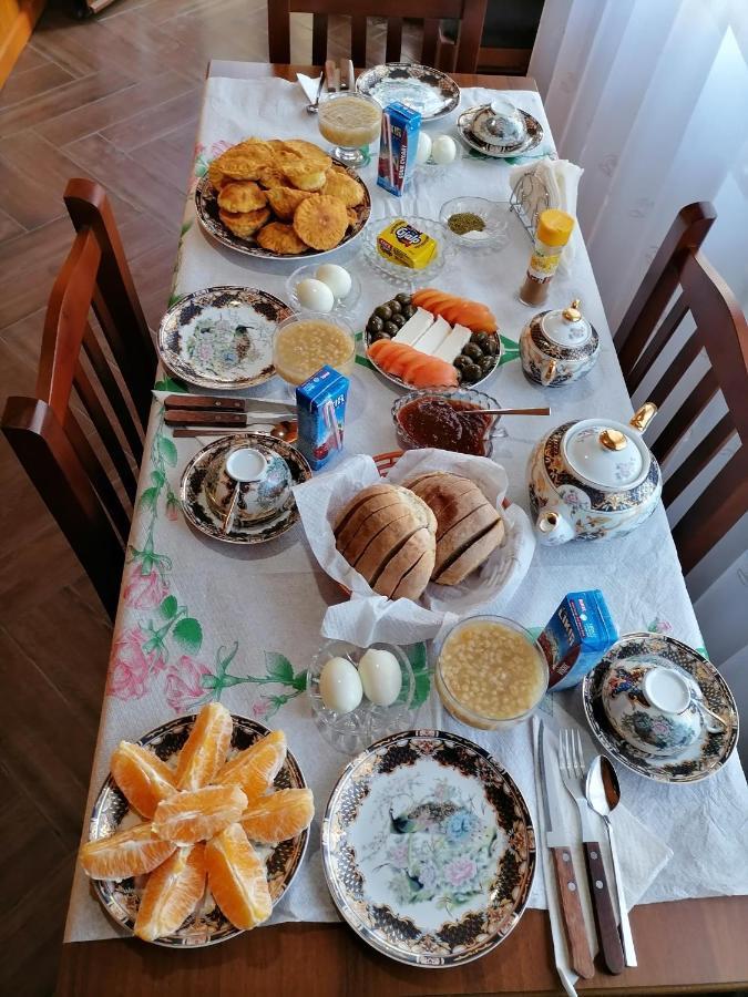 Bixhaku Guesthouse Гирокастра Экстерьер фото