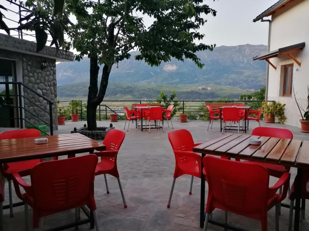 Bixhaku Guesthouse Гирокастра Экстерьер фото