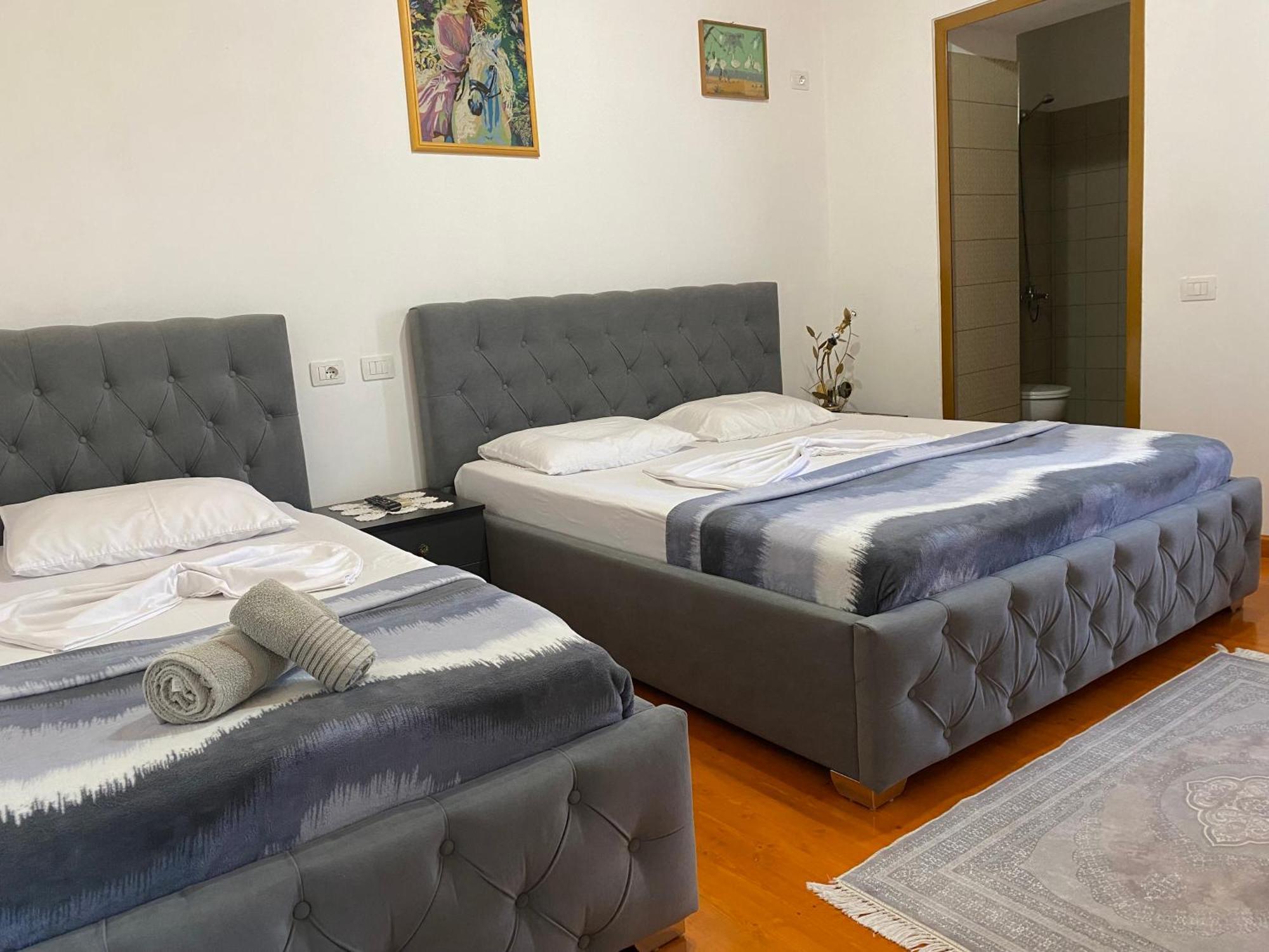 Bixhaku Guesthouse Гирокастра Экстерьер фото